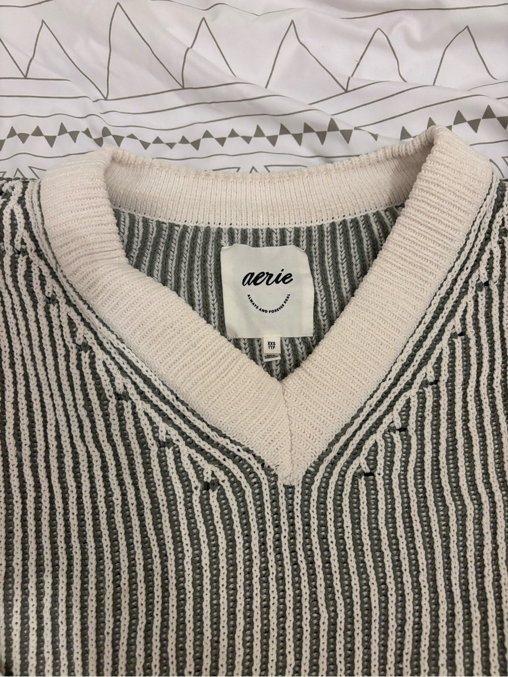 aerie Cream and Gray V-Neck Striped Knit Sweater